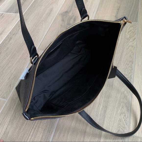 Coach Gallery Tote In Signature Canvas - Picture 6 of 6